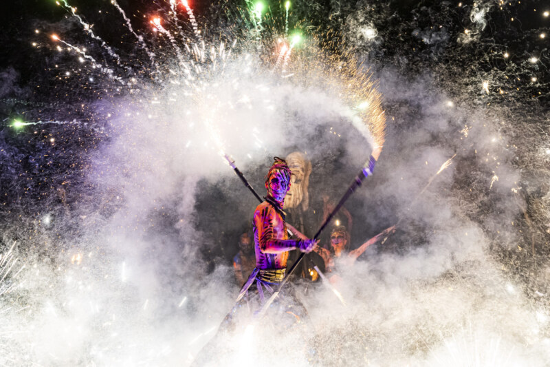 PoTężnie - fotorelacja z eventu w Maciejowie. Przedstawienie w wykonaniu Teatru Ognia Los Fuegos