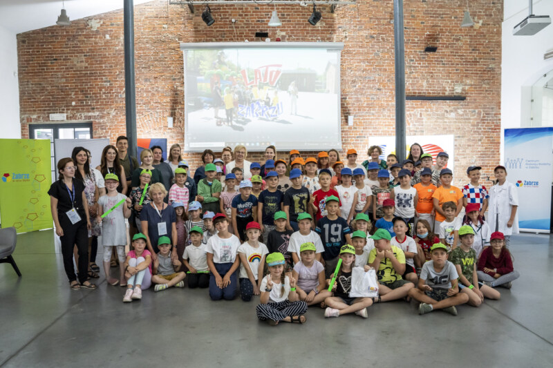 Zakończenie pierwszego turnusu lata z Zabrzem. Zdjęcie uczestników.