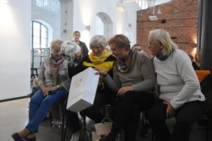 Uczestnicy gry terenowej „Zabrzańskie Diamenty” w Łaźni Łańcuszkowej